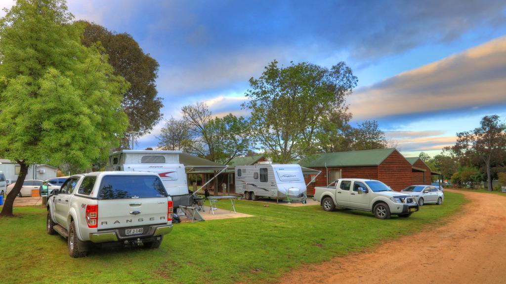 Lake Hume Holiday Park Hotell Exteriör bild