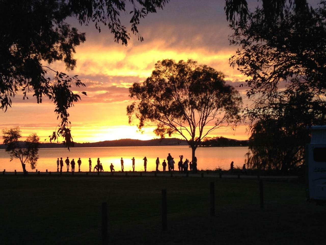 Lake Hume Holiday Park Hotell Exteriör bild